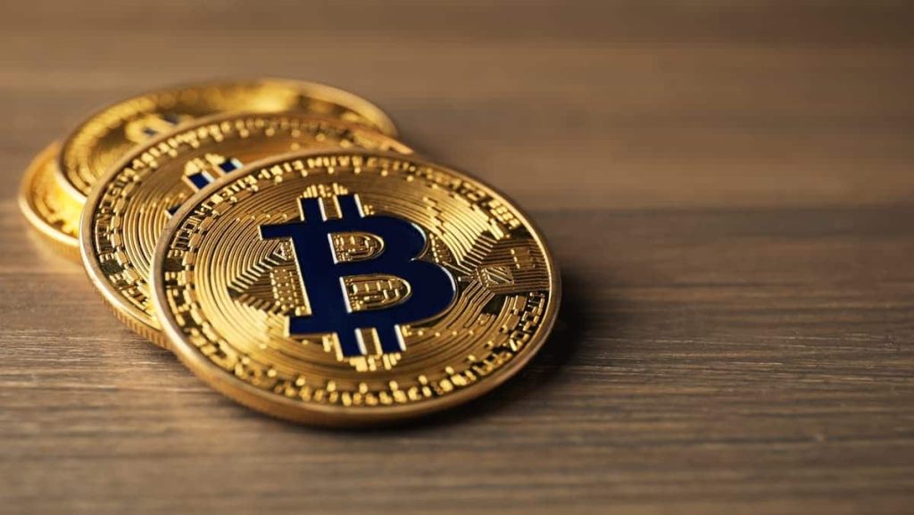نوسانات بازار رمزارز؛ عقب‌نشینی بیت‌کوین و تتر در معاملات ۱۷ شهریور